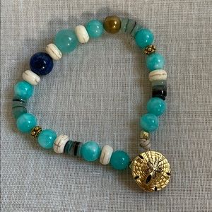 Single strand bracelet